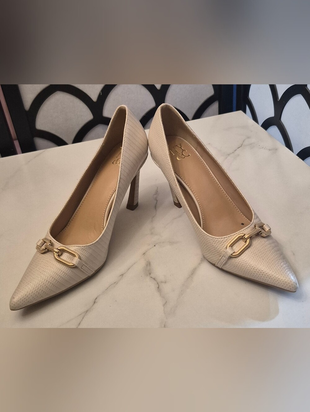 Iny & C Ivory Textured Leather Pumps with Gold Accent